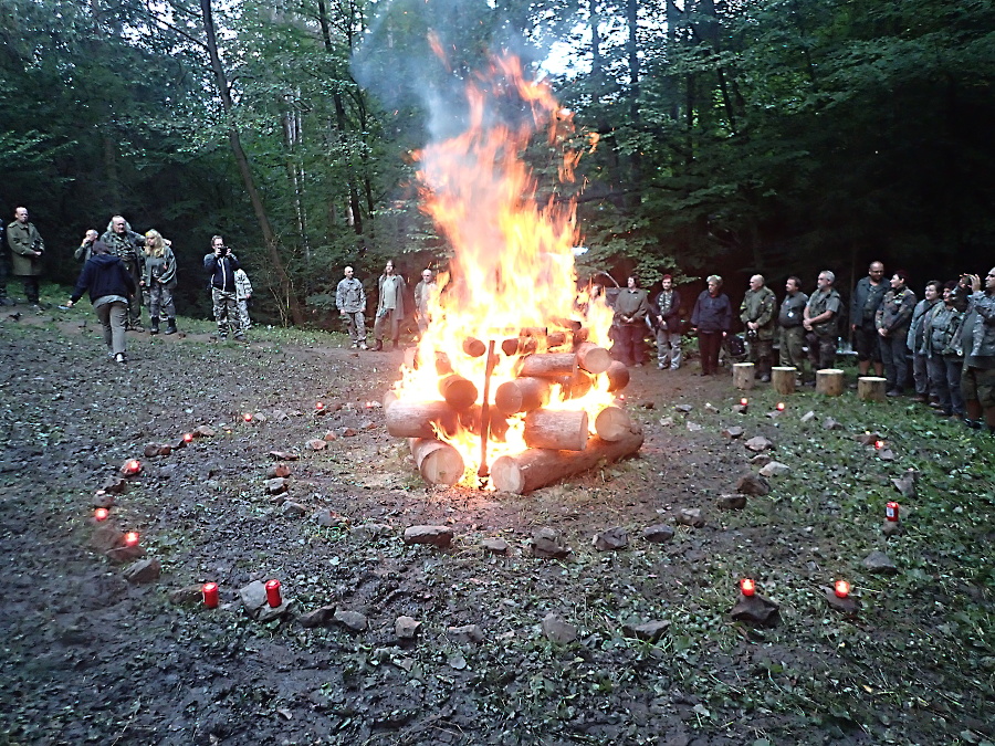 23 Svíčky za zesnulé kamarády, pěkný zvyk