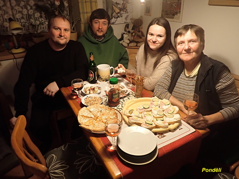 19 Pondělní loučení s ukrajinskými kamarády,musí zpátky domů