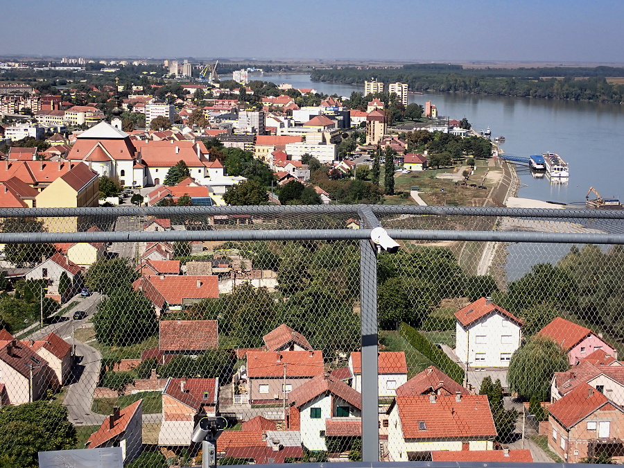 07 Vukovar ze zánovní vyhlídky na věži.