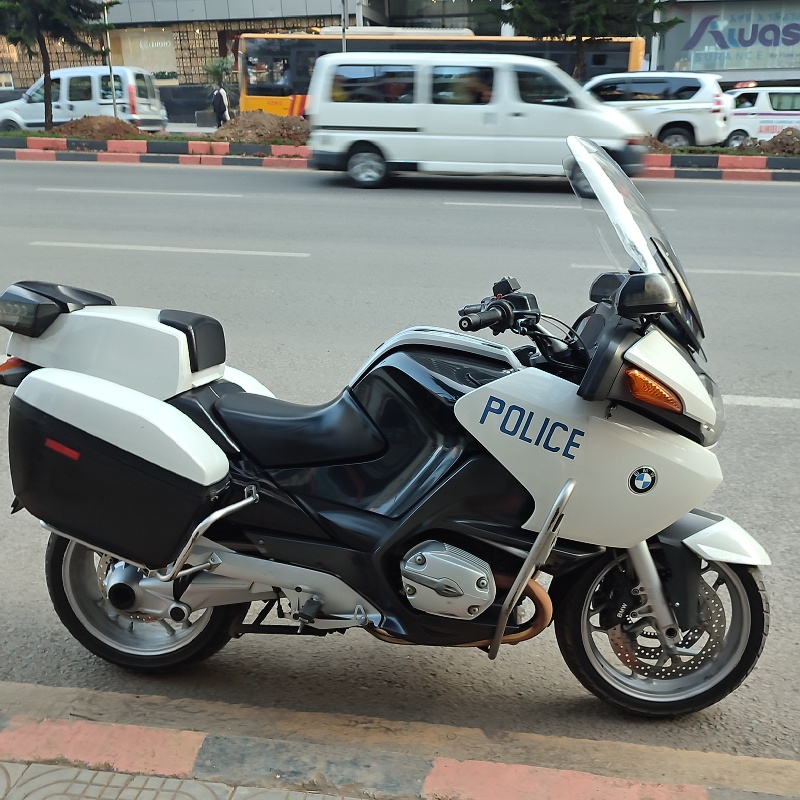 15 Dobře vybavená policie.