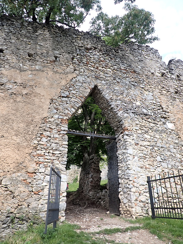 26 Cesta zpět - Topolčanský hrad.