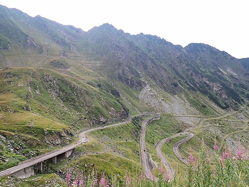 40 Nejčastější pohled na Transfagarašan otevřený v roce 1974.