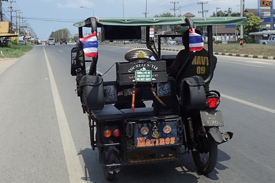 35 Netradiční motorikša