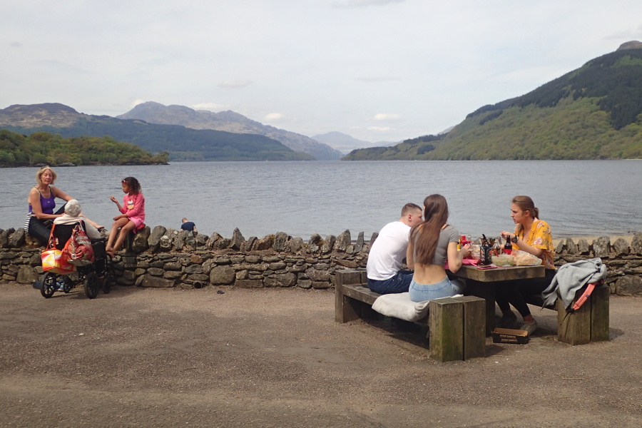 66 Letní pohoda vládne u moře i u Loch Lomond